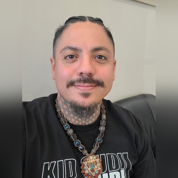 Meet your Posher, Eric - Picture 3 of 3